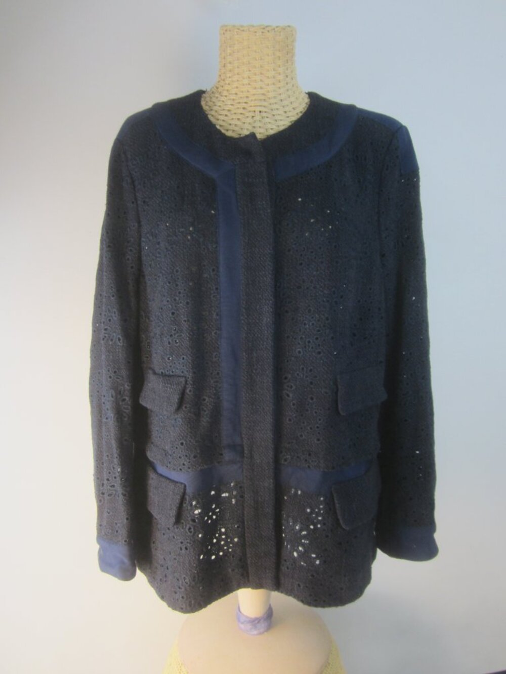 Vtg Rena Lange Women 14 Navy Blue 100% Silk Eyelet Embroidered LS Blazer M